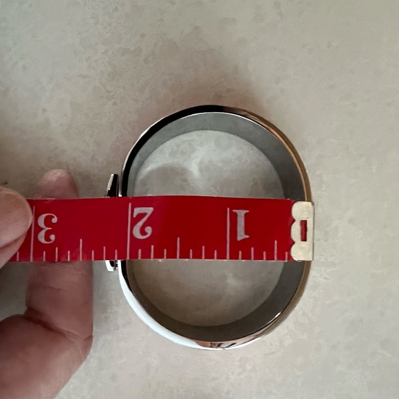 NWOT Red and Silver Large ‘H’ bracelet with clic style close - Picture 4 of 5